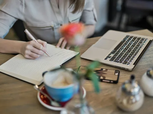 Create a writing career with our Freelance Writing Course.