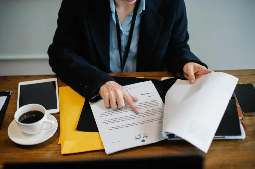Be better at HR and learn how to conduct an effective performance review course.